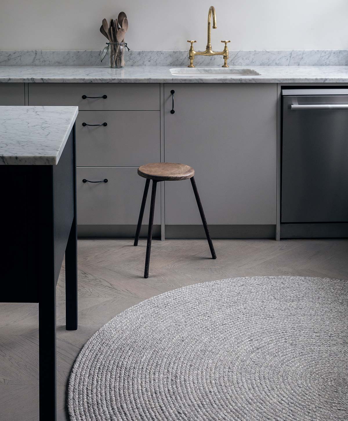 A&Co_PerennialCollection_BraidWeave_Pumice_Insitu01