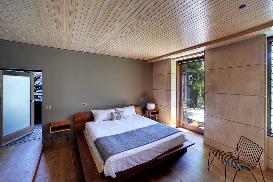 Forest-and-Beach-House-Troppo-Architects-Hunting-For-George-11