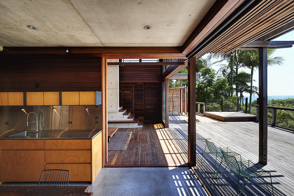 Forest-and-Beach-House-Troppo-Architects-Hunting-For-George-2