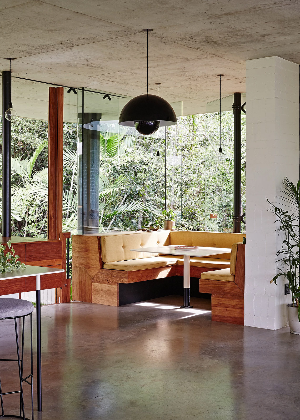 Planchonella House Jesse Bennett Studio.