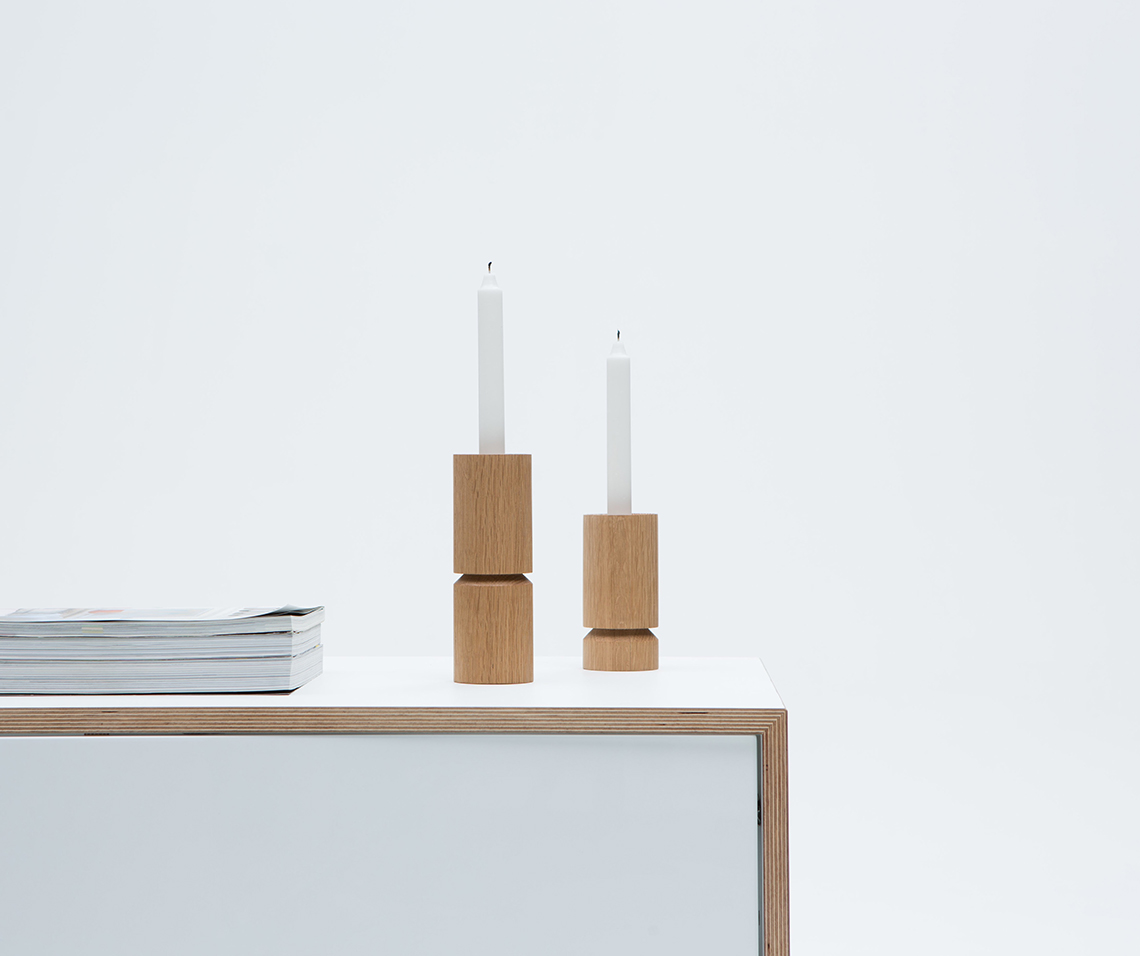 TWD---Dip-Candle-Holders---Natural-oak---1