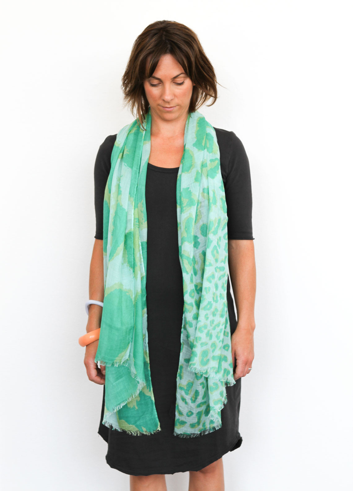 moskprojects-scarf-leopardgreen